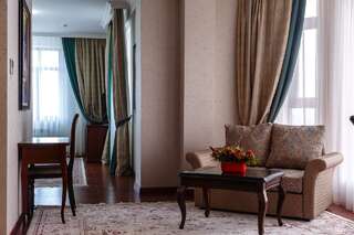 Отель Alanda Hotel Нур-Султан Семейный люкс-2