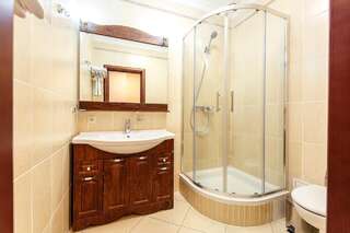 Отель Alanda Hotel Нур-Султан Стандартный двухместный номер с 2 отдельными кроватями-4