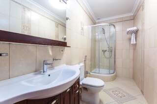 Отель Alanda Hotel Нур-Султан Стандартный двухместный номер с 1 кроватью-6